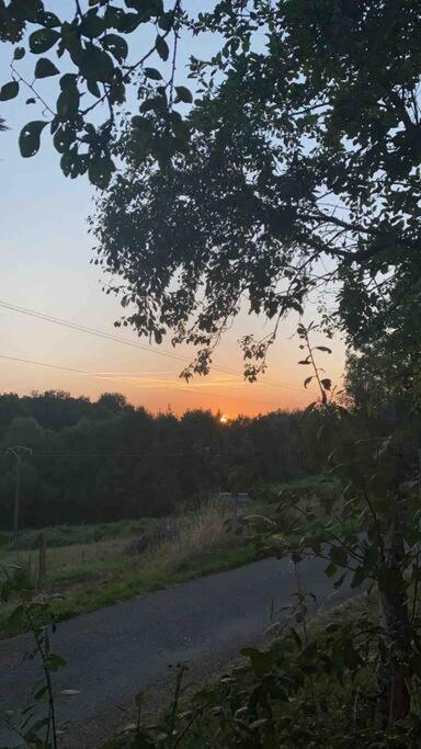 Spacious 1 Bed Home With Shared Pool Champagnac-la-Rivière エクステリア 写真