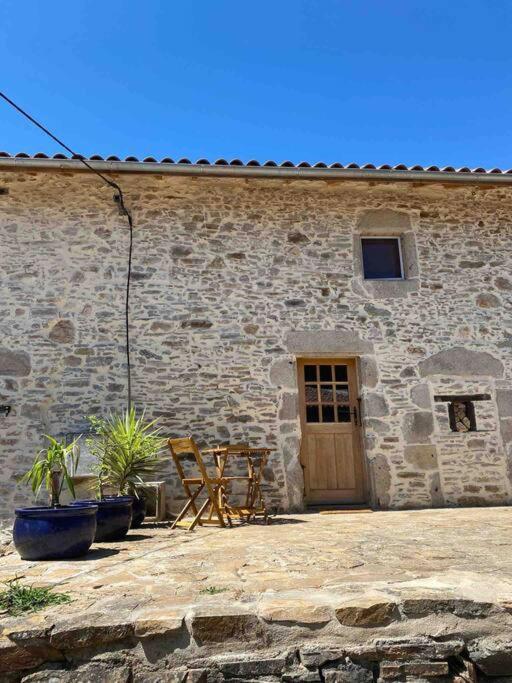 Spacious 1 Bed Home With Shared Pool Champagnac-la-Rivière エクステリア 写真