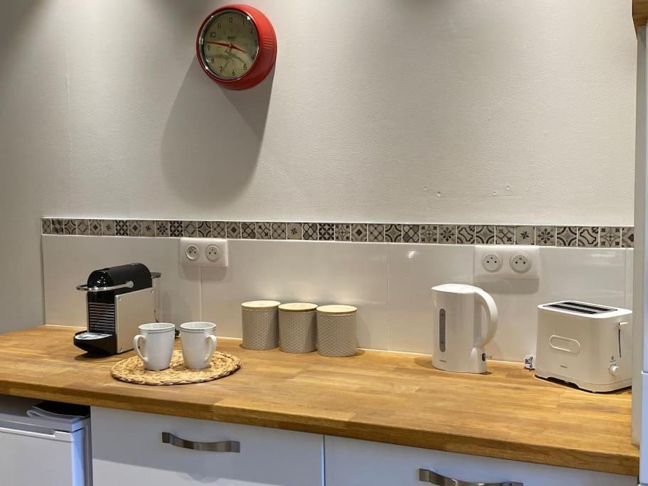Spacious 1 Bed Home With Shared Pool Champagnac-la-Rivière エクステリア 写真